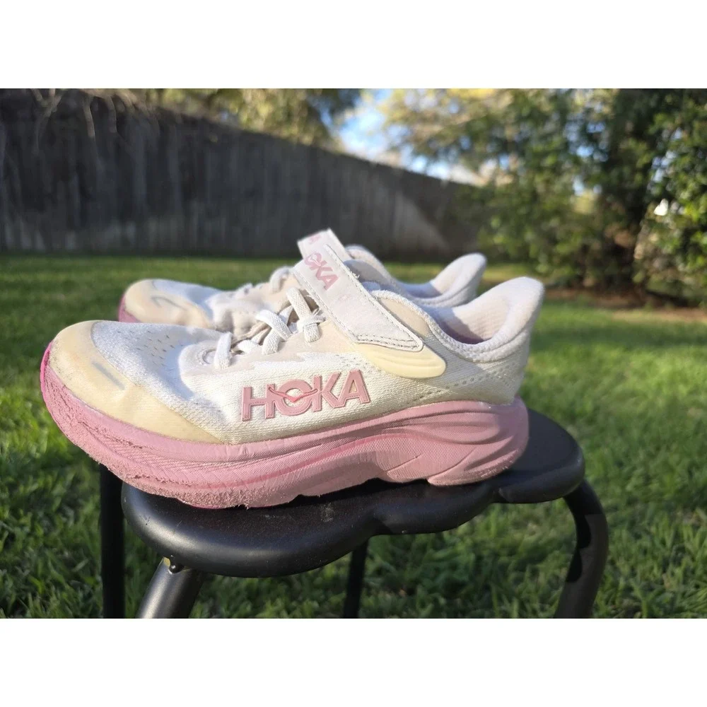 Hoka Clifton 10 Kids Rose Cream Running Shoes Youth Sz 2.5 - Picture 3 of 9